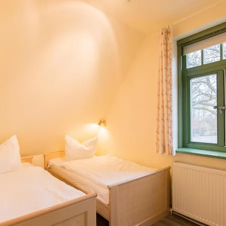Ferienhaussiedlung Strandperlen Sanddornhof 3a * Wustrow (Fischland)